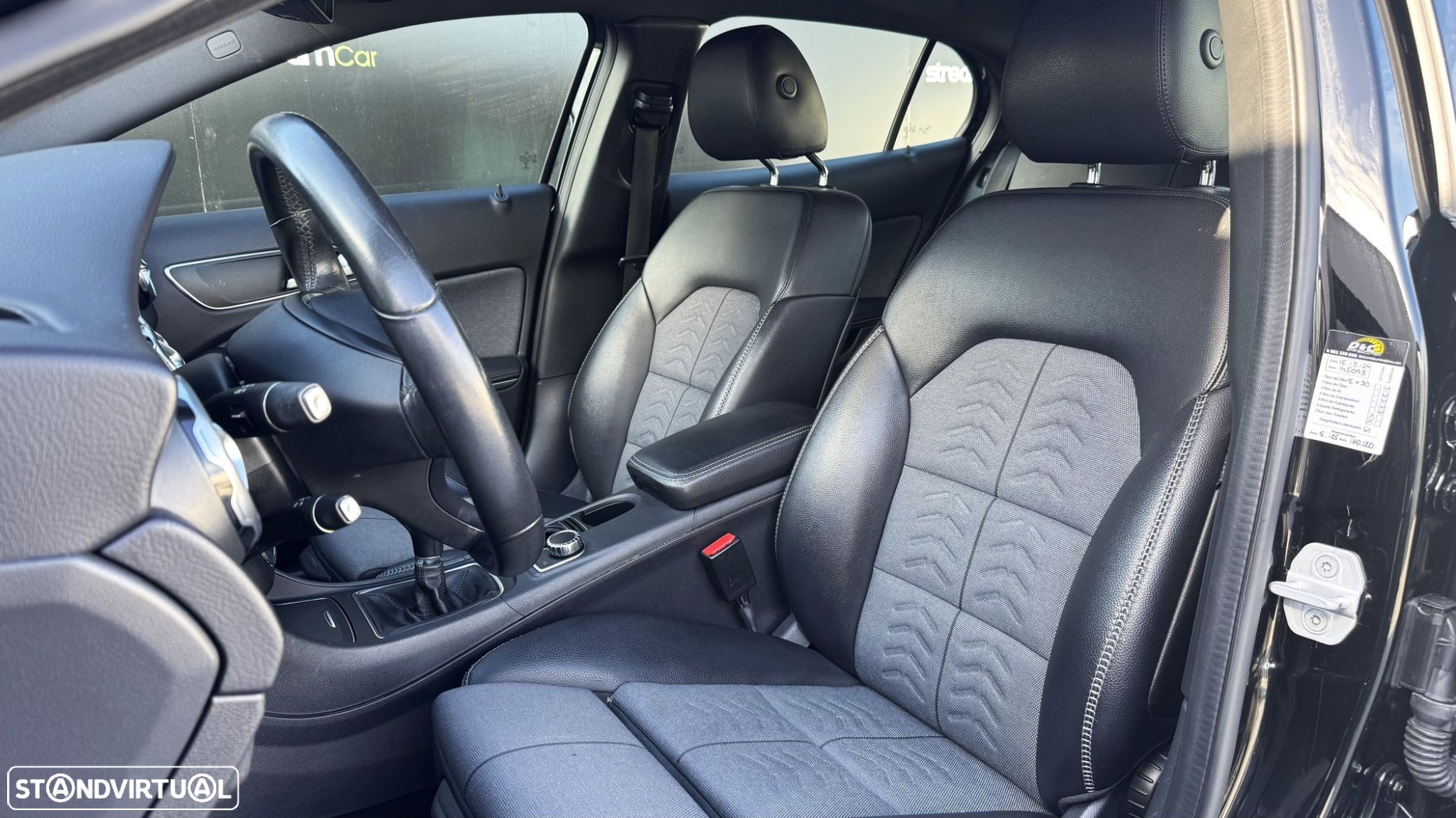 Mercedes-Benz GLA 180 d Urban - 12