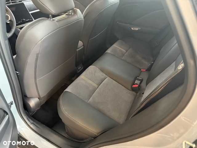 Lexus LBX 1.5 Hybrid Cool - 8