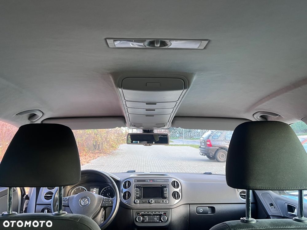 Volkswagen Tiguan 2.0 TDI DPF 4Motion BlueMotion Technology Lounge Sport & Style - 16