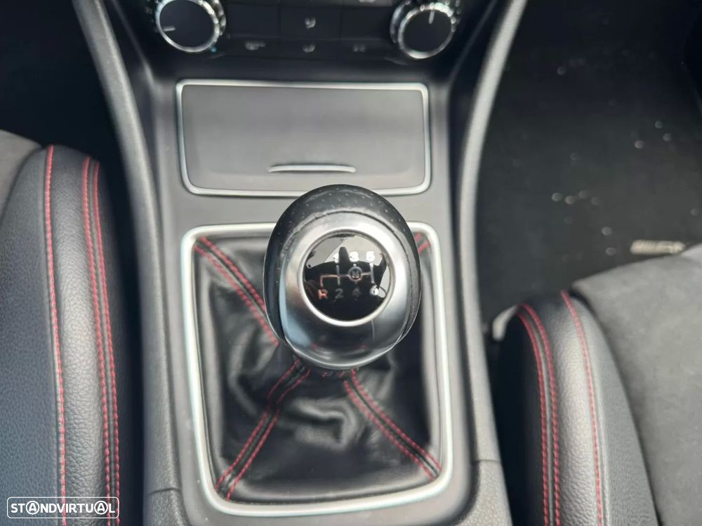 Mercedes-Benz A 180 d AMG Line - 7