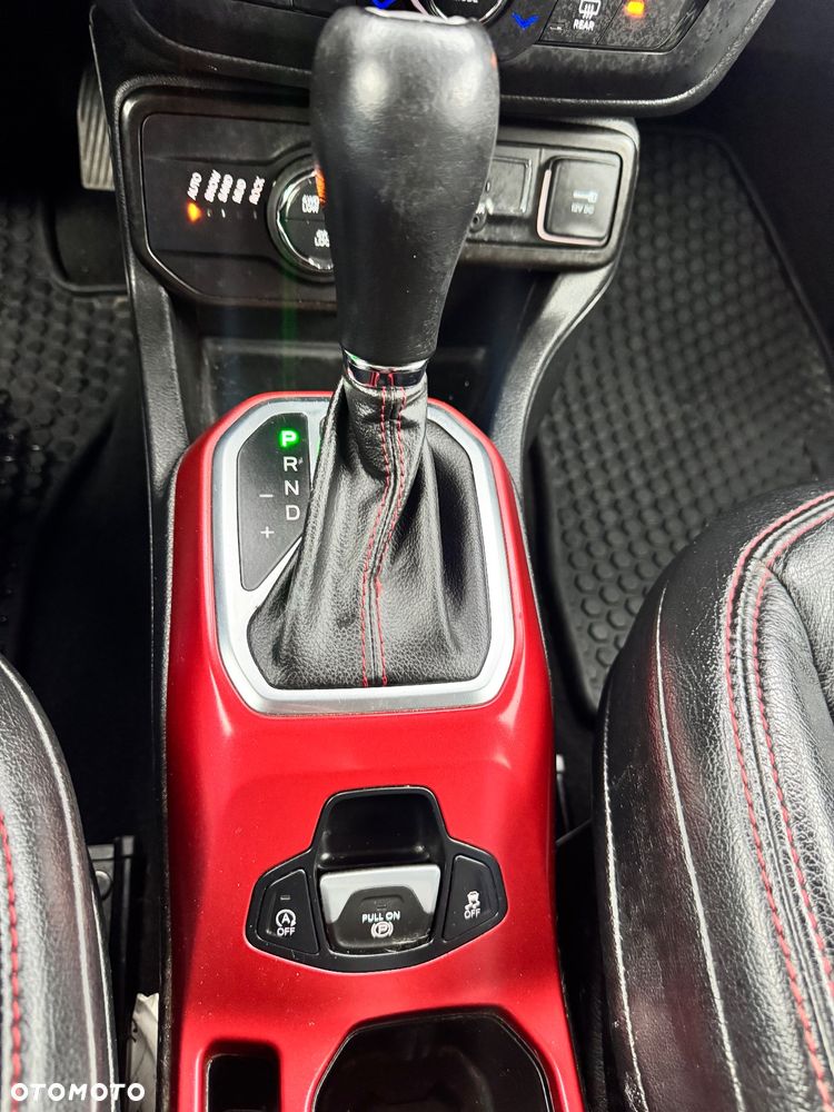 Jeep Renegade 1.3 GSE T4 Turbo Limited 4x4 S&S - 38