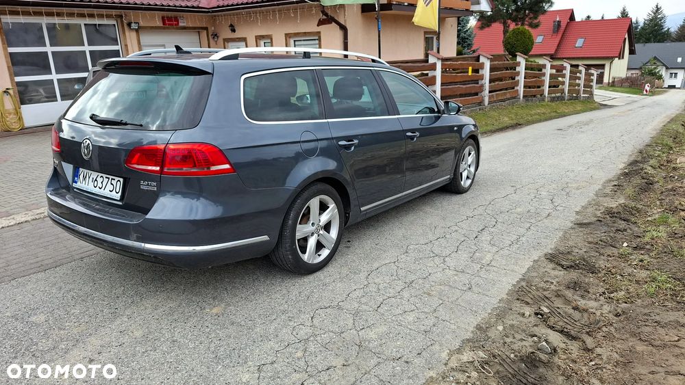 Volkswagen Passat 2.0 TDI DPF DSG Individual Chrom - 4
