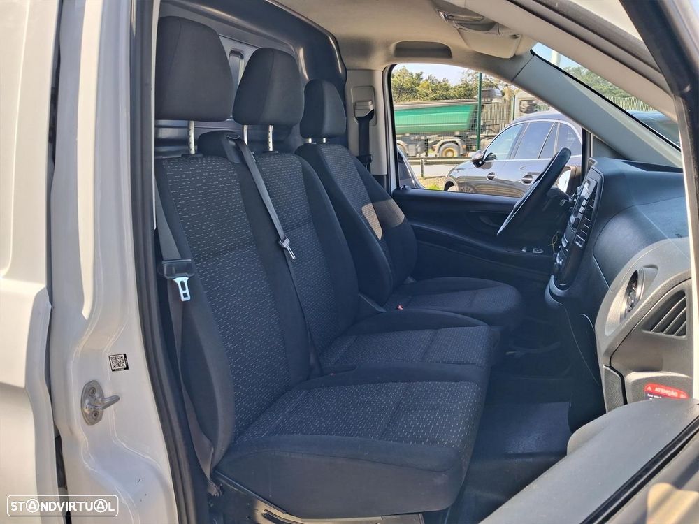 Mercedes-Benz Vito 116 CDI Furgão Standard - 13
