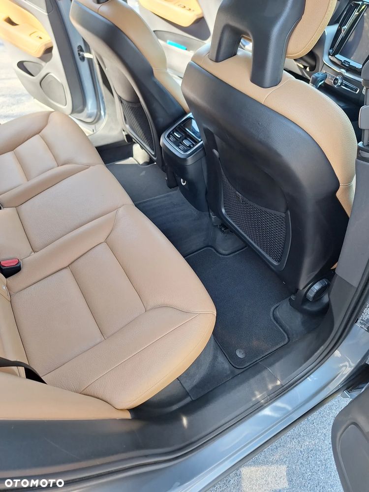 Volvo XC 60 D4 AWD Geartronic Inscription - 23