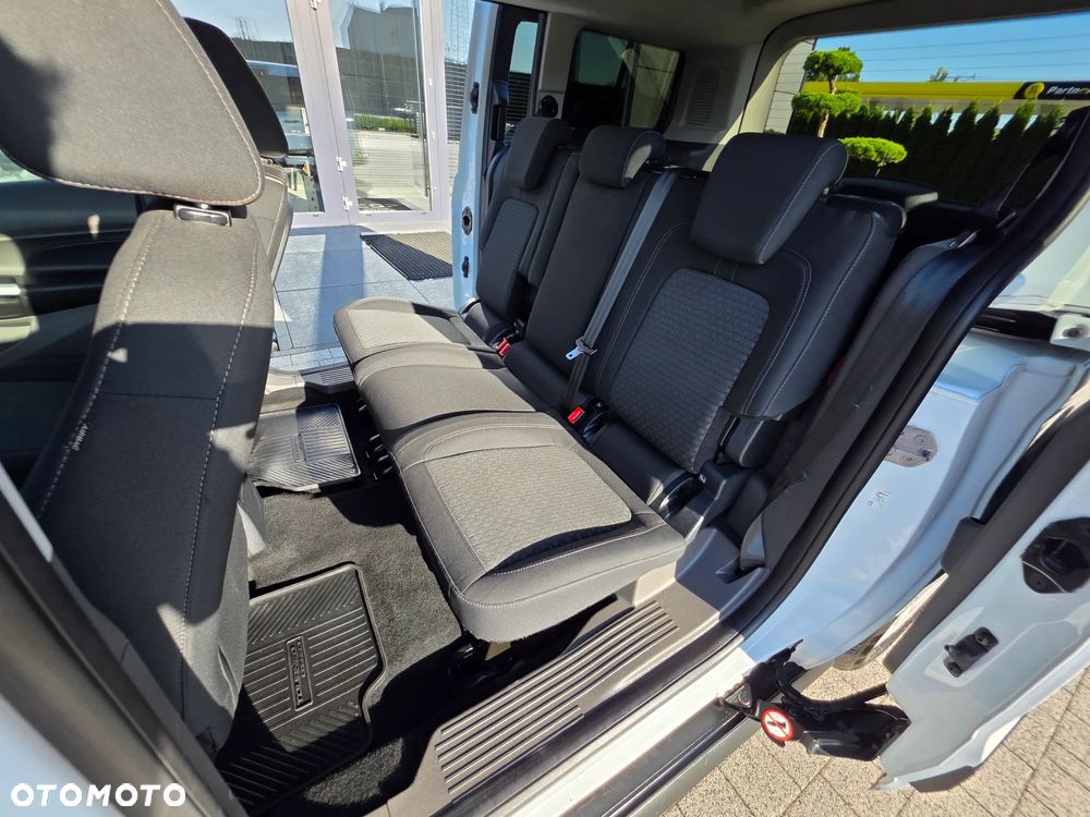 Ford Tourneo Connect - 13