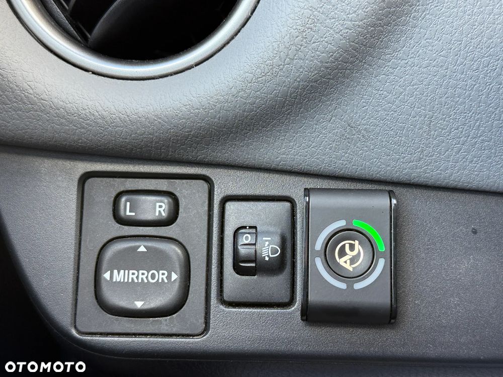 Toyota Yaris 1.33 Active EU6 - 10