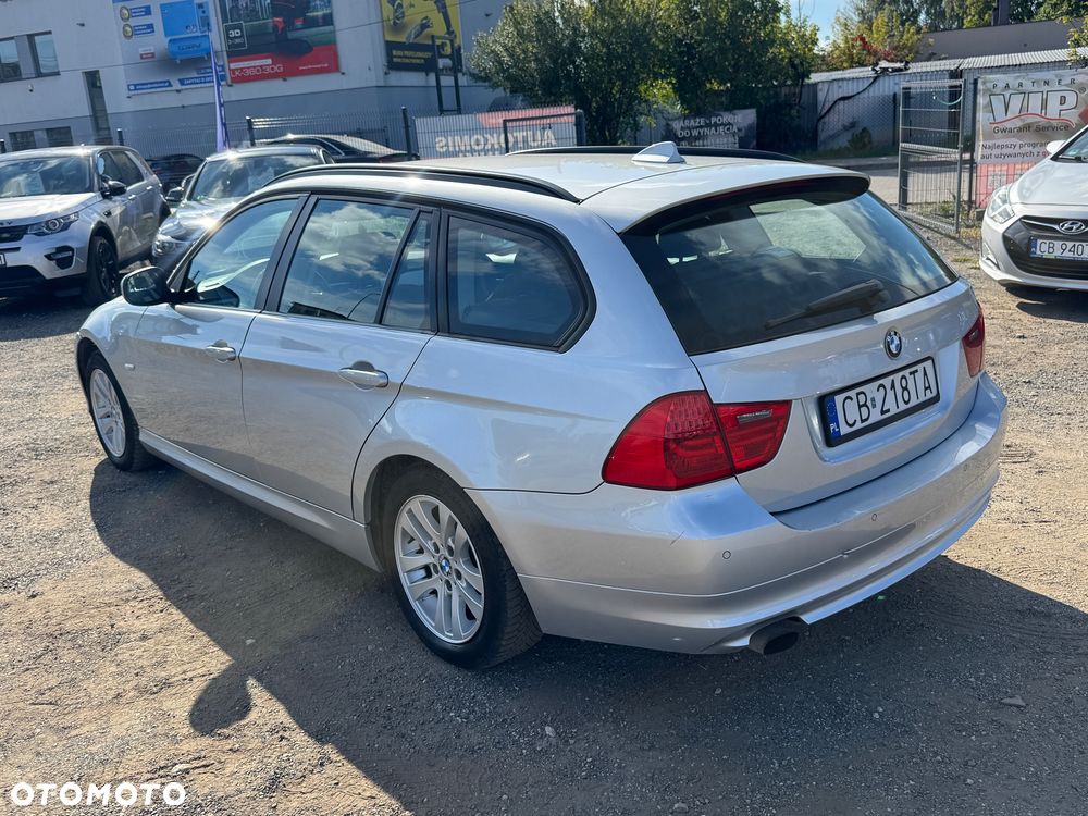 BMW Seria 3 318d Sport Line - 23