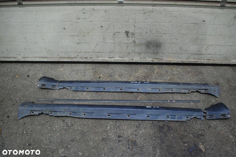 LISTWA PROGOWA PRAWA 8E0853860 AUDI A4 B7 LY7J LY7H/ LX7Z/ LY9B/ LY7W/ LZ3F/ LZ5J - 19