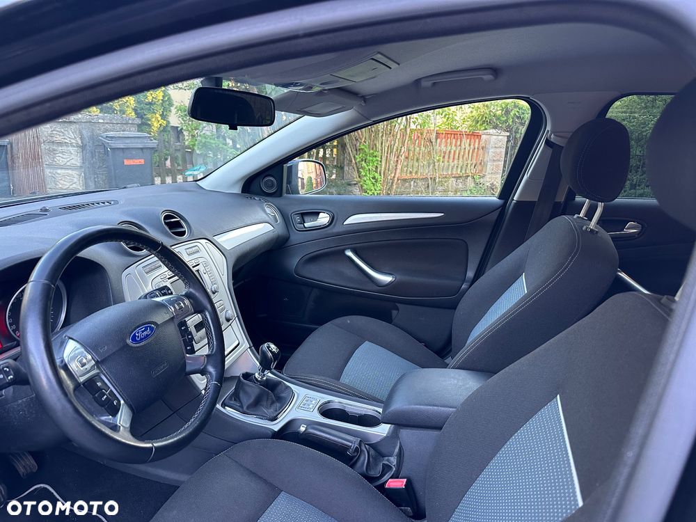 Ford Mondeo - 10