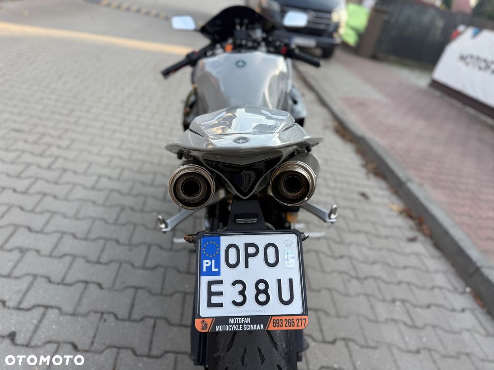 Yamaha R1 - 17