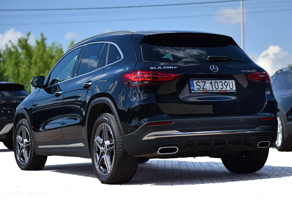 Mercedes-Benz GLA 250 e 8G-DCT AMG Line - 33