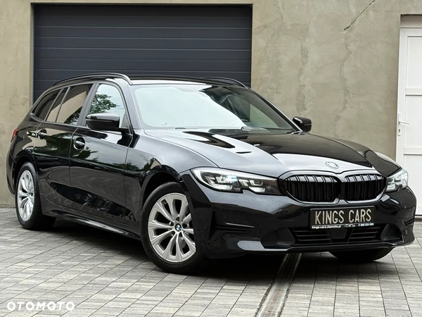BMW Seria 3 318d Touring Sport Line