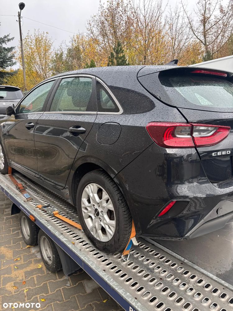 Kia Ceed 1.5 T-GDI Business Line Plus DCT - 11