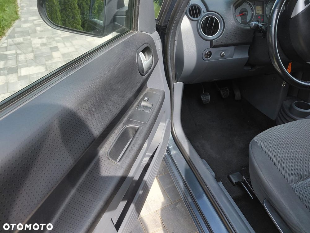 Mitsubishi Colt - 8