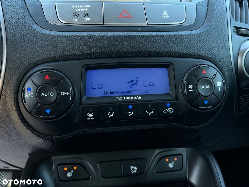 Hyundai ix35 1.7 CRDi 2WD blue Finale Gold - 16
