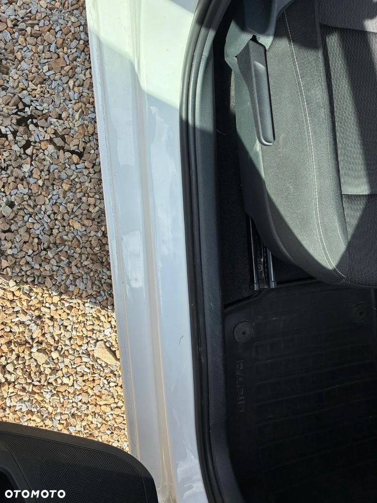 Skoda RAPID 1.2 TSI Ambition - 17