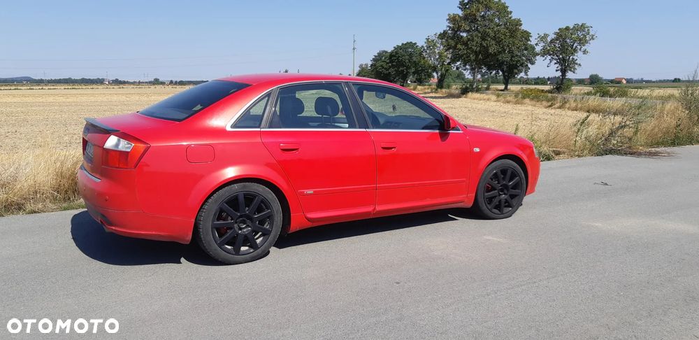 Audi A4 Limousine - 4