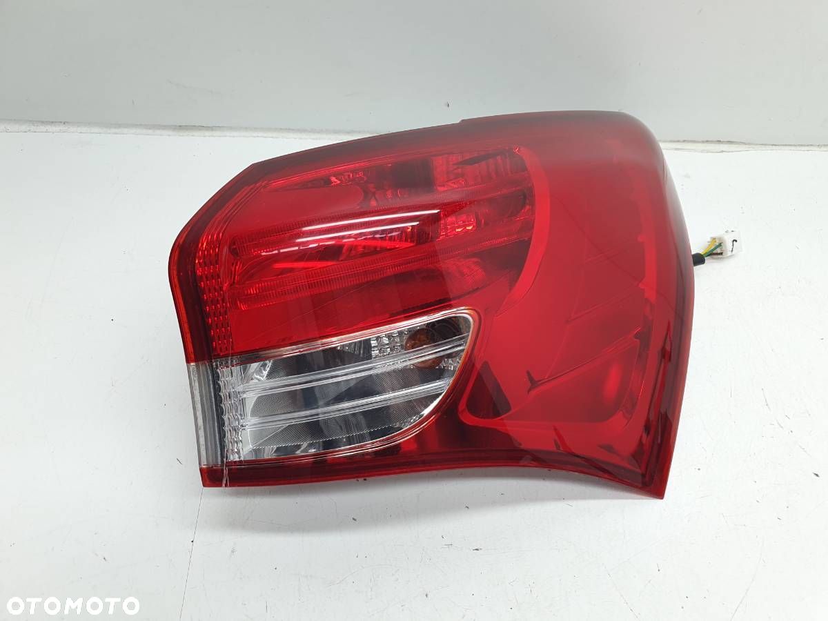 LAMPA TYŁ TYLNA PRAWA W BŁOTNIK HYUNDAI IX20 EU 92402-1K0 - 1