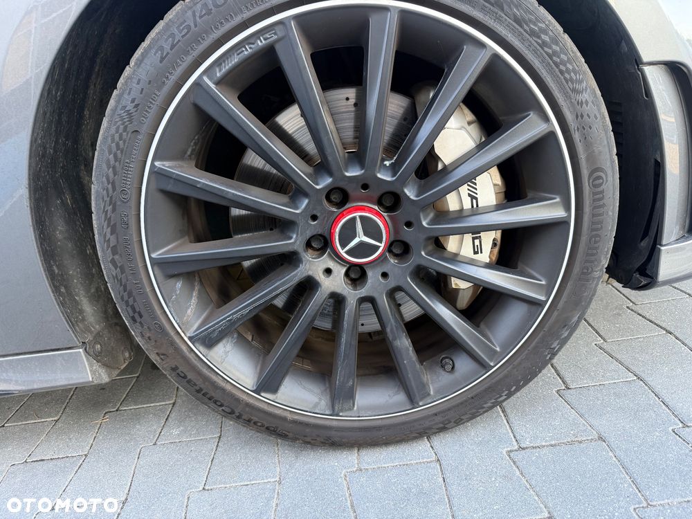 Mercedes-Benz Klasa A 35 AMG 4-Matic 7G-DCT - 32