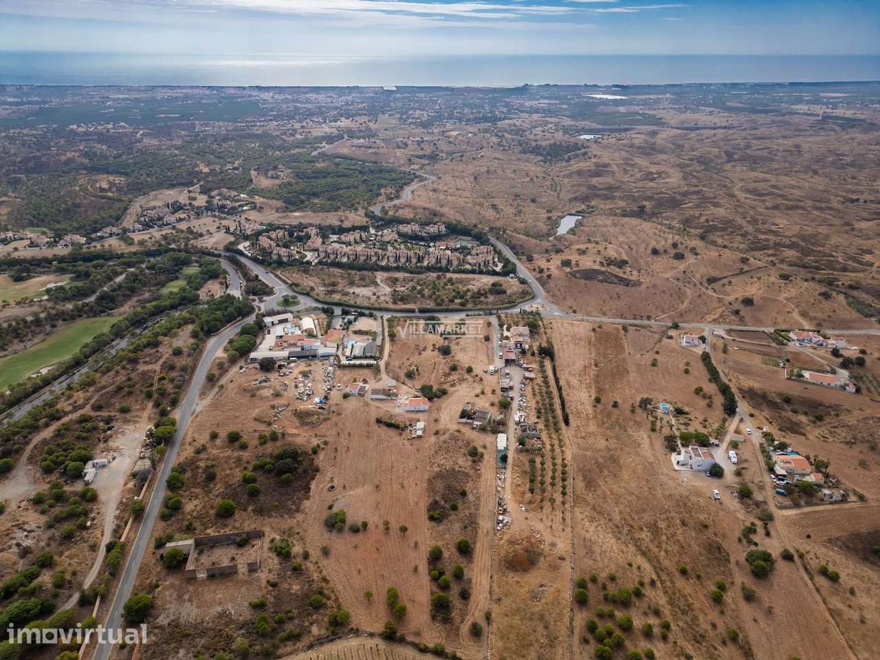 Ruína com 294 m2 inserida num terreno com 14668 m2 situada próxima do - Grande imagem: 4/24