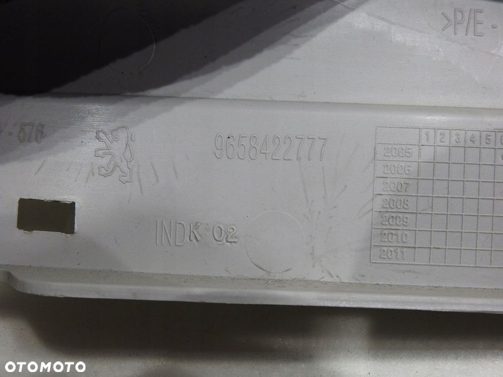 OSŁONA SŁUPKA PRAWY TYŁ C PEUGEOT 407 SW - 6