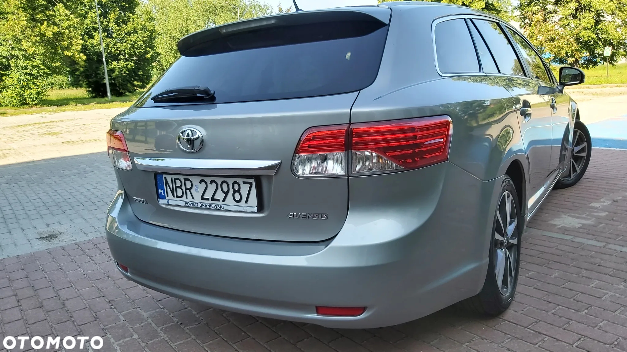 Toyota Avensis 2.0 D-4D Premium - 3
