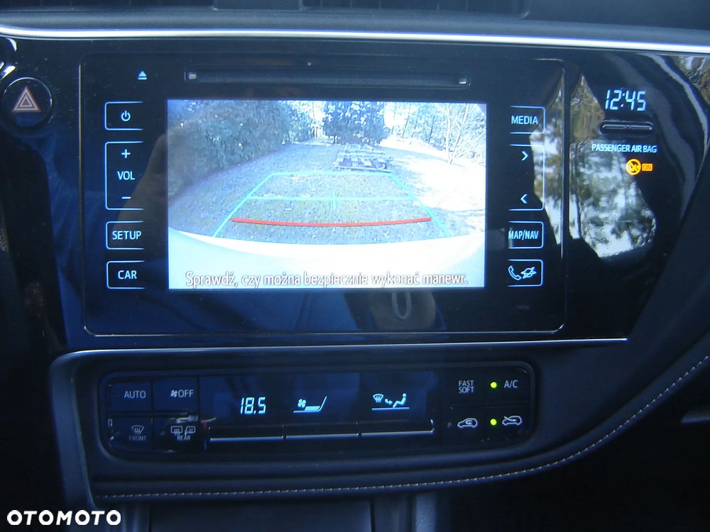 Toyota Auris 1.6 Premium - 34