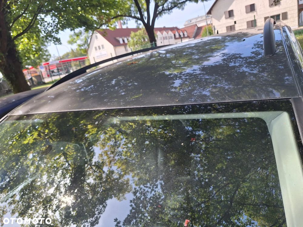 Volkswagen Touran 2.0 TDI DPF BlueMotion Technology Comfortline - 3
