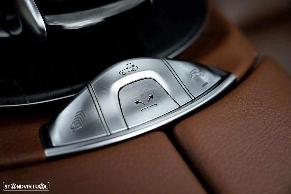 Mercedes-Benz E 220 d 4Matic 9G-TRONIC AMG Line - 24
