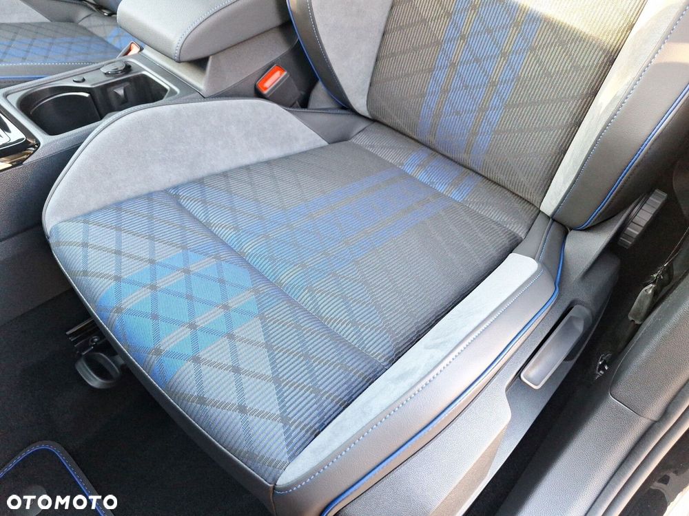 Volkswagen Golf - 12