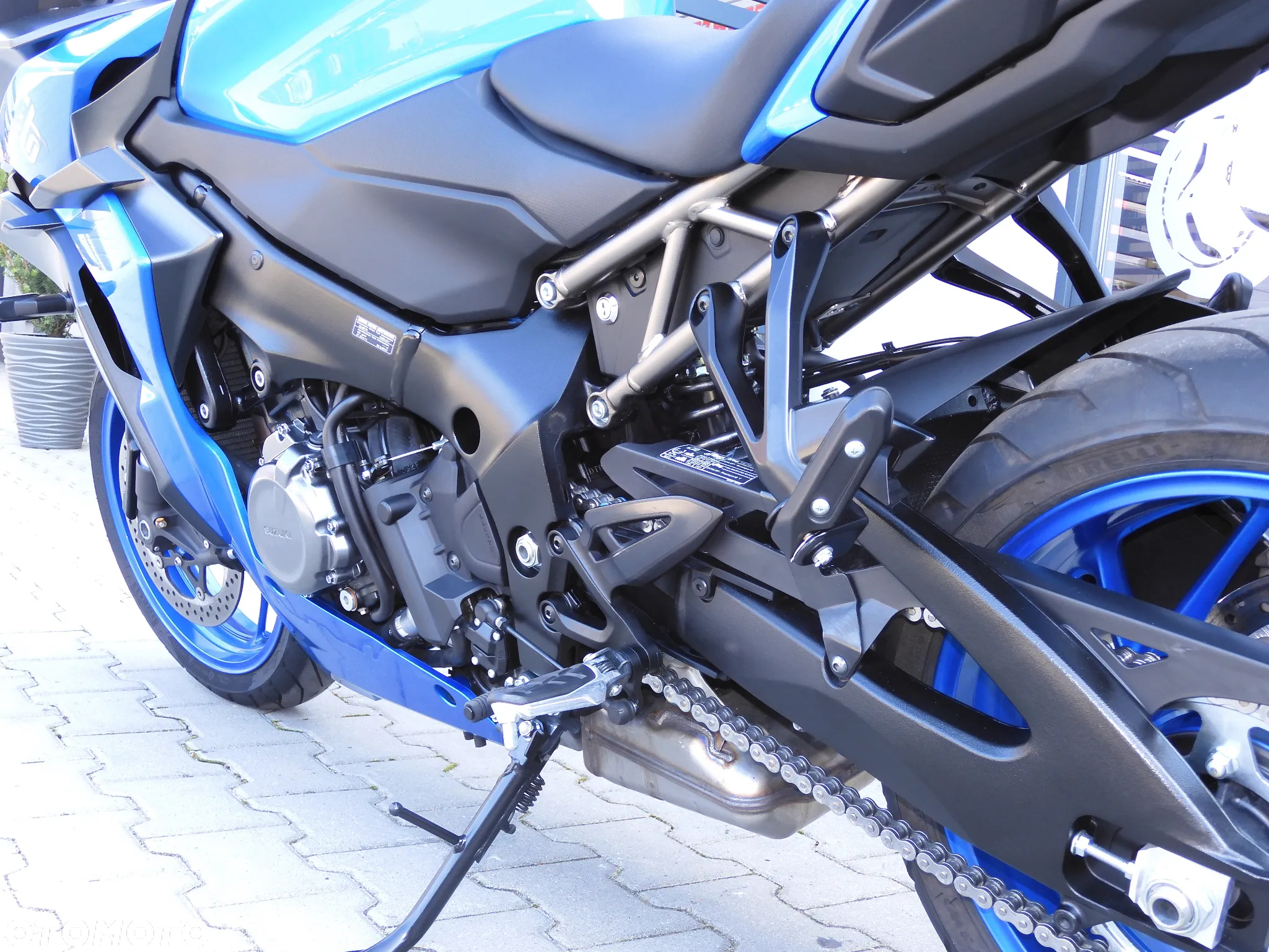 Suzuki GSX 1000 - 31