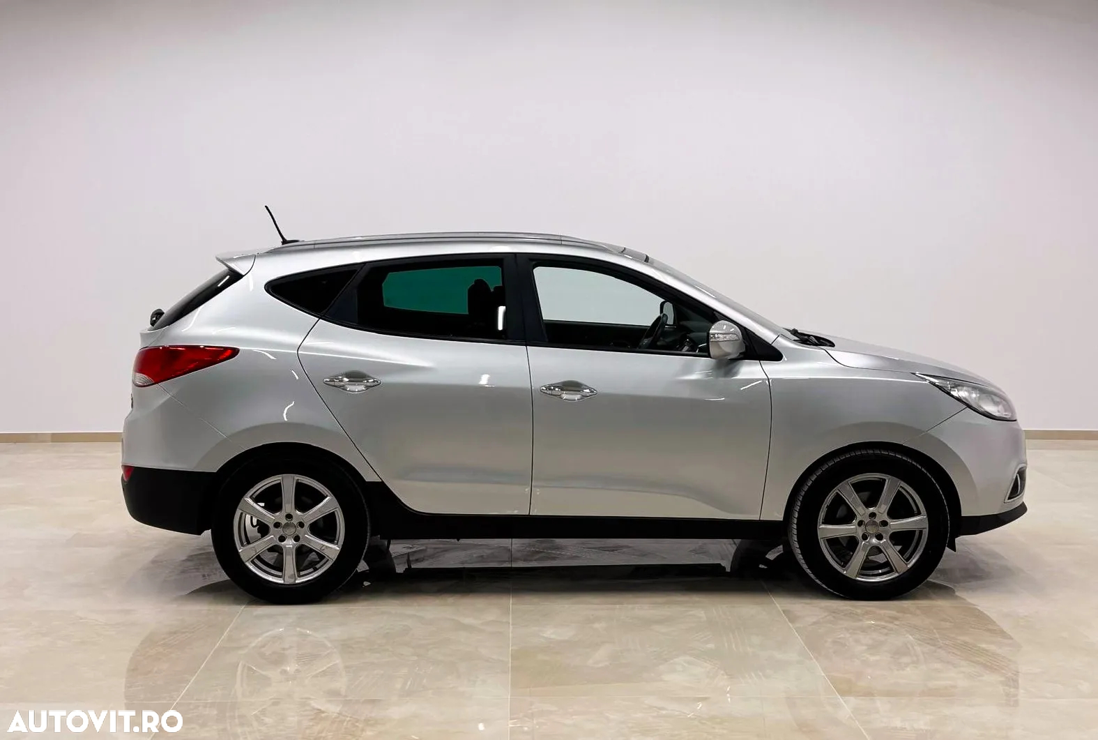 Hyundai ix35 2.0 CRDI High 4WD GLS Aut. Luxury - 11