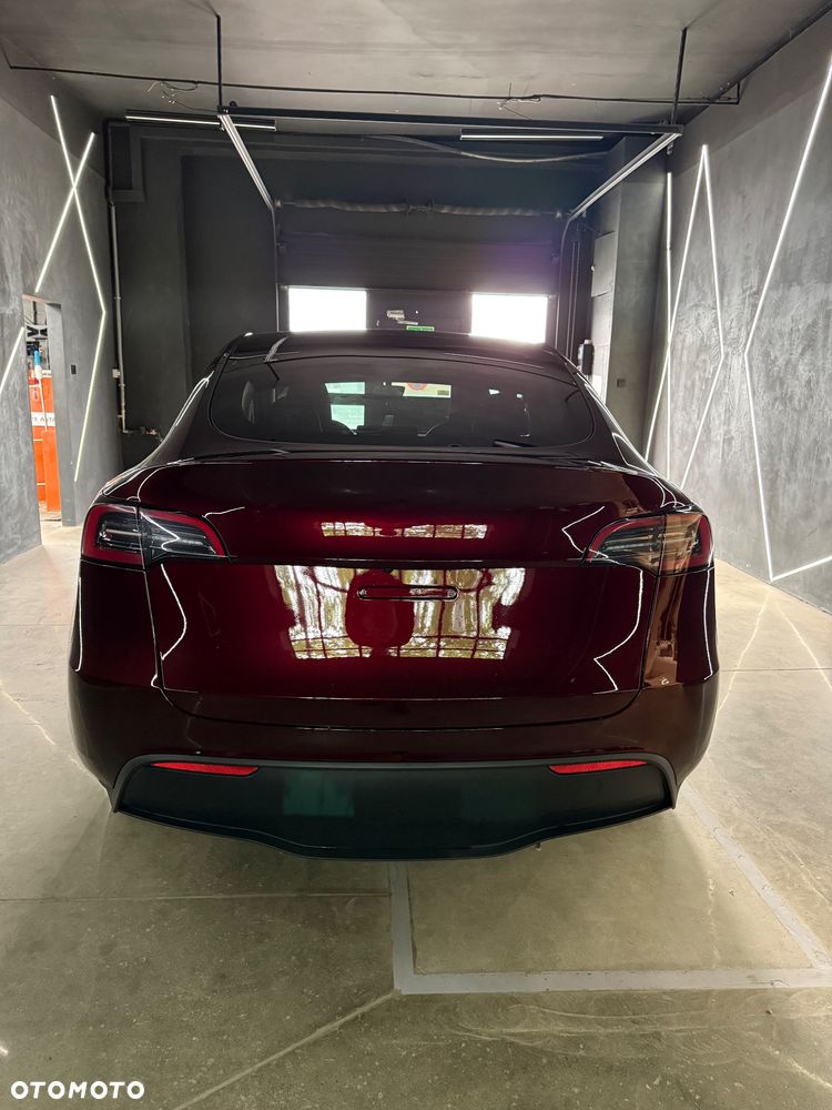 Tesla Model Y - 6