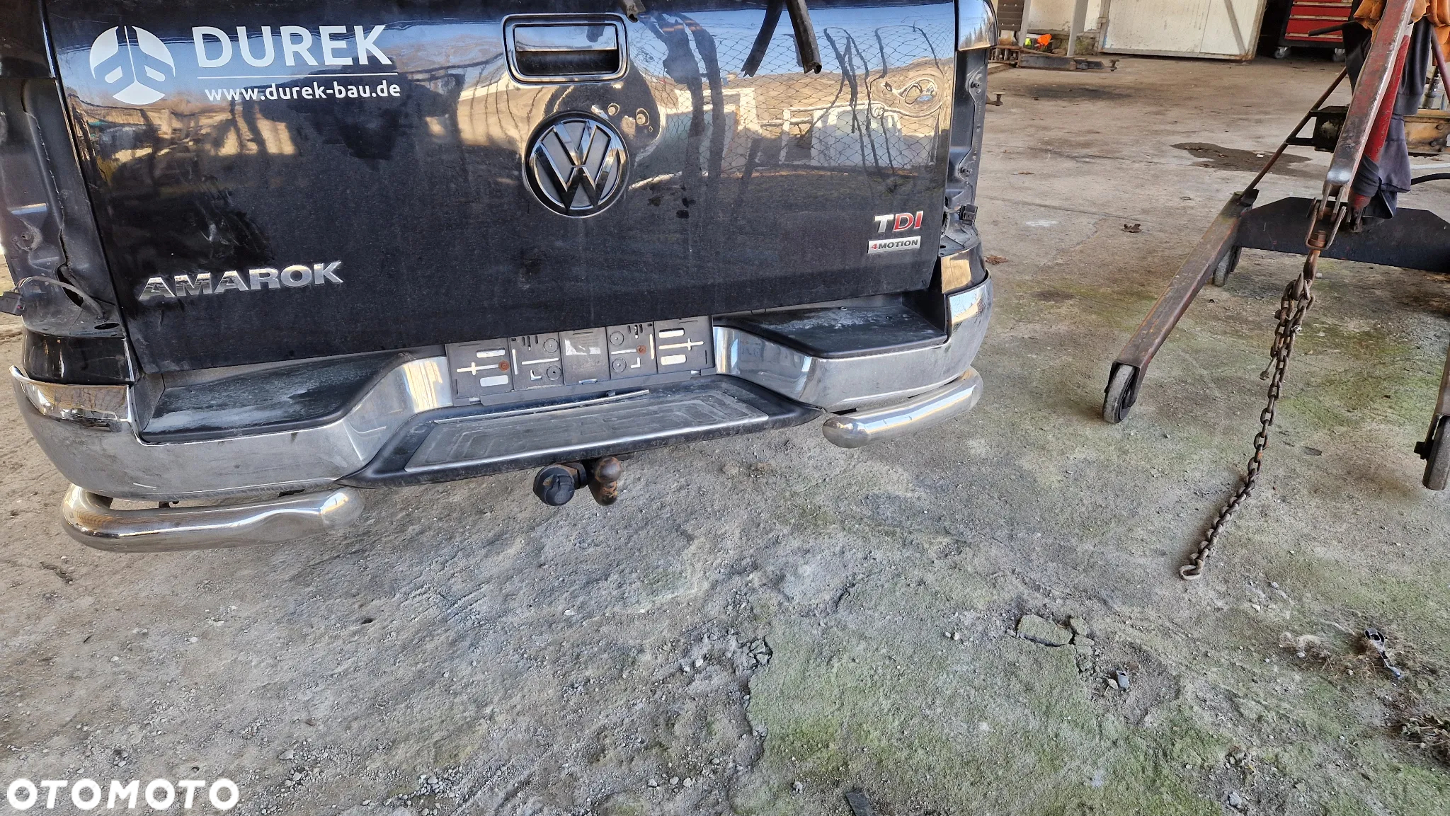 Zderzak tylny hrom kompletny VW Amarok - 4