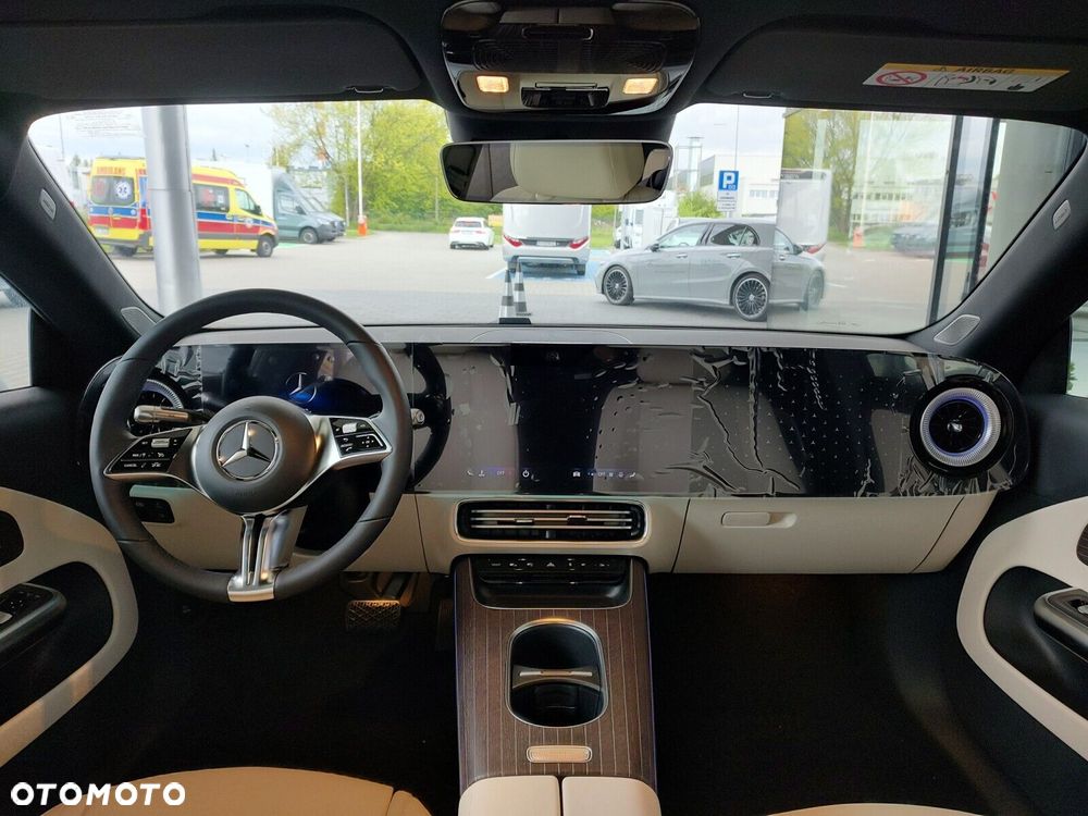 Mercedes-Benz CLA - 12