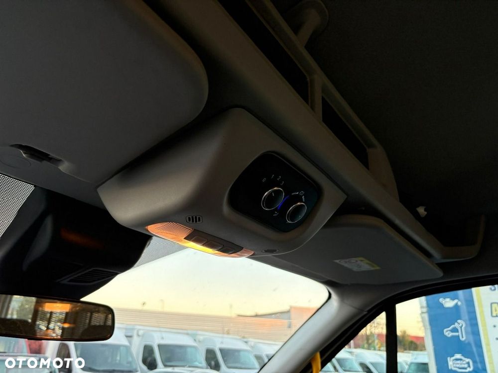 Ford Transit - 25