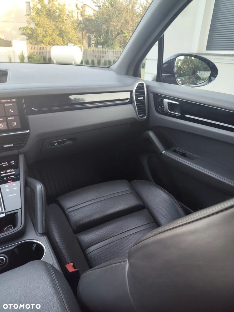 Porsche Cayenne Standard - 22