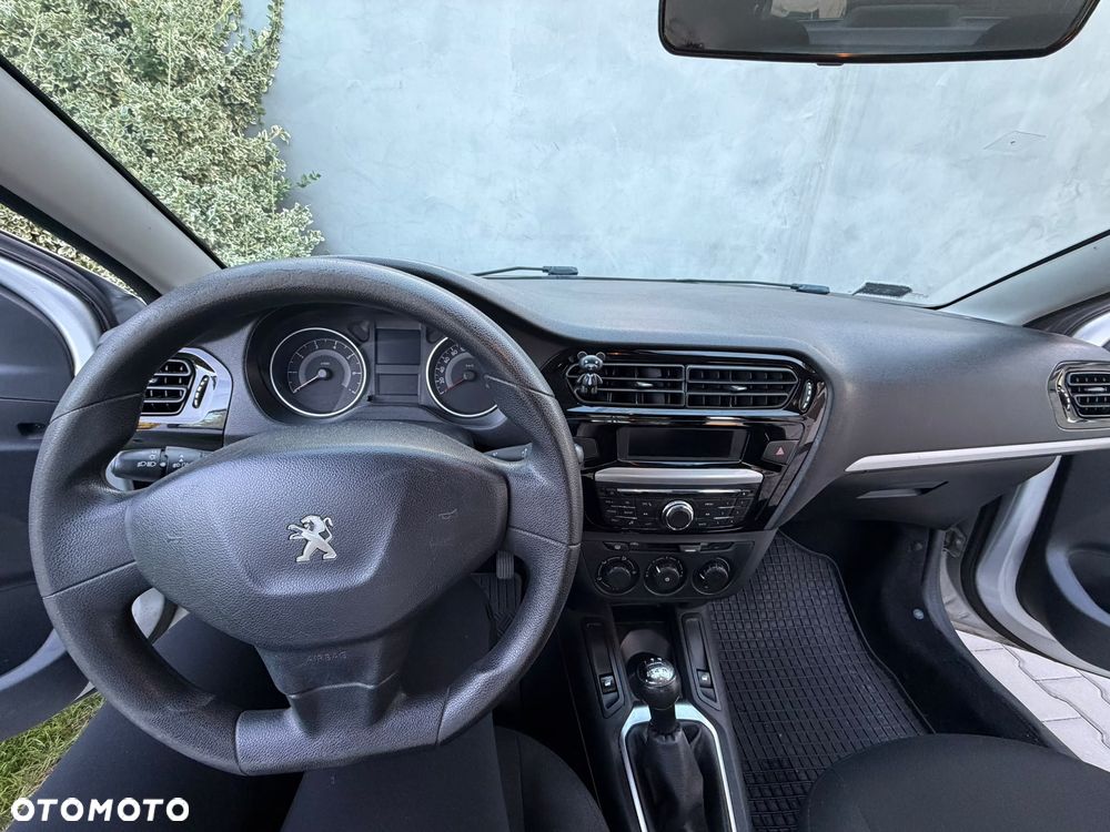 Peugeot 301 - 2