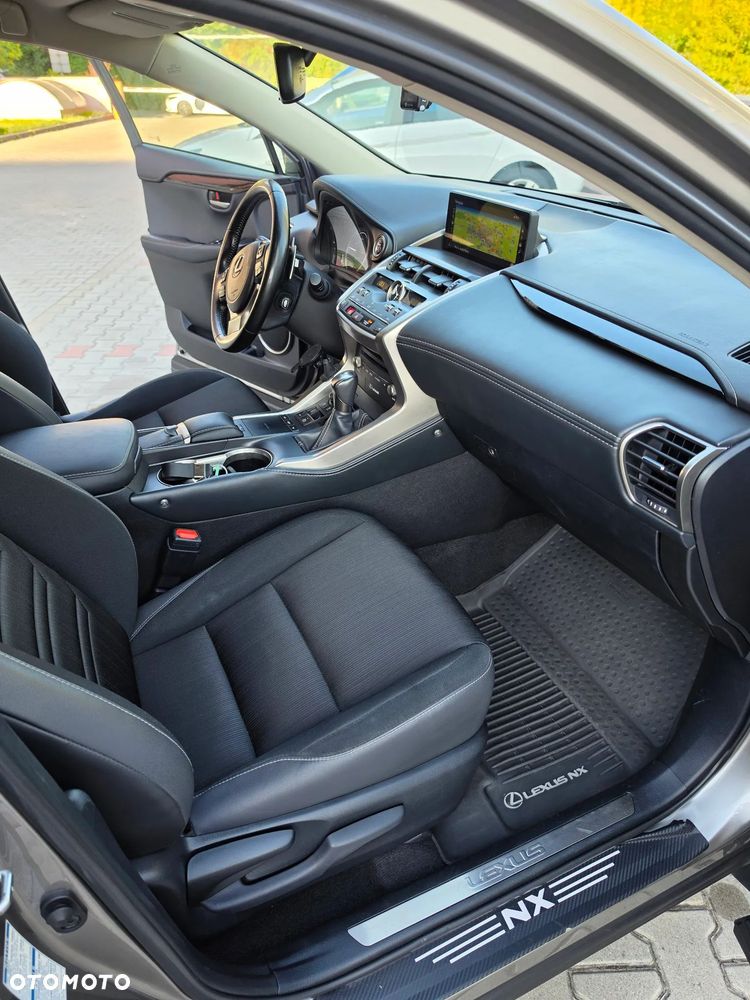 Lexus NX 300h Elegance AWD - 17