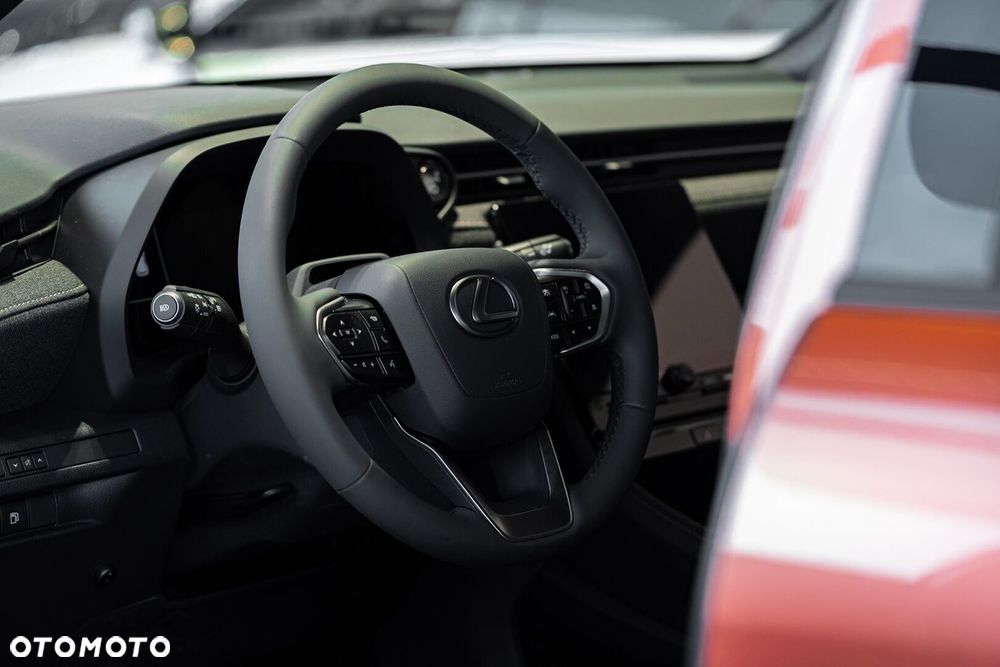 Lexus LBX 1.5 Hybrid - 10