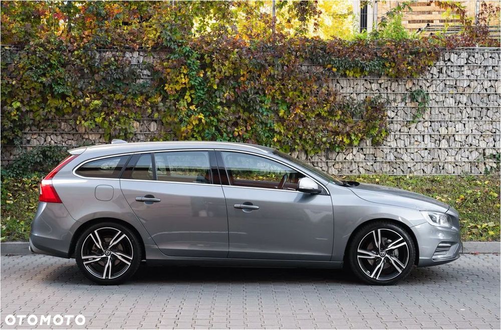 Volvo V60 D5 Geartronic RDesign - 13