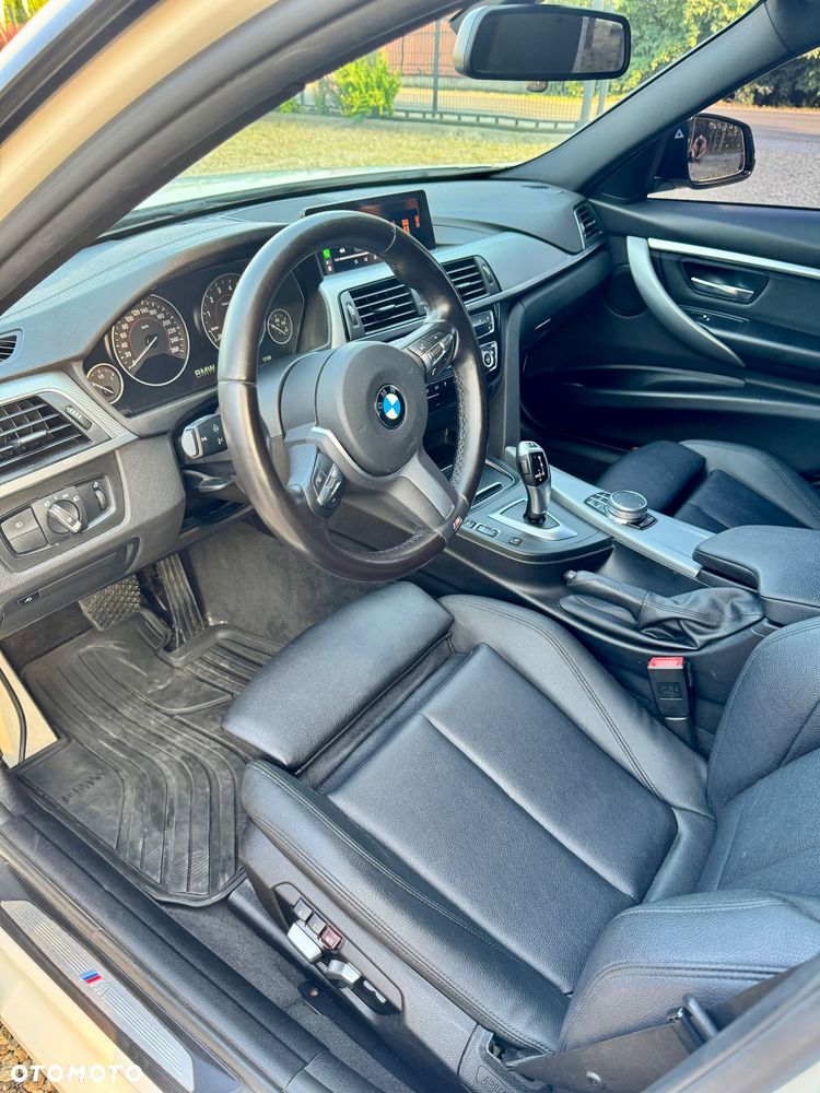BMW Seria 3 330i xDrive Edition M Sport Shadow - 8
