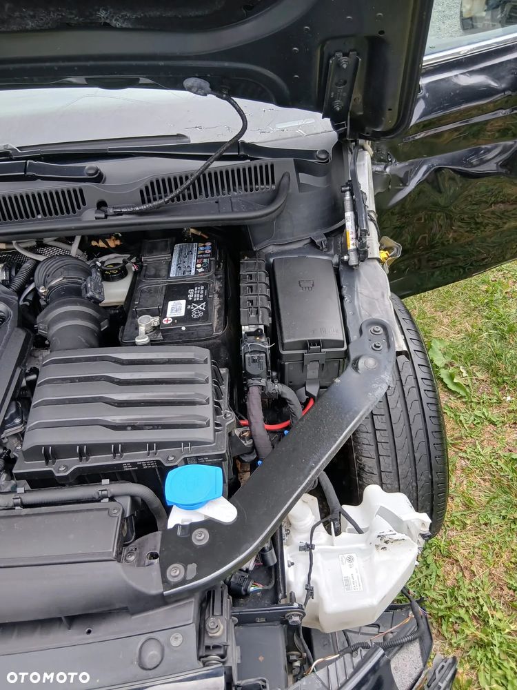 Volkswagen Touran 2.0 TDI SCR Comfortline - 28