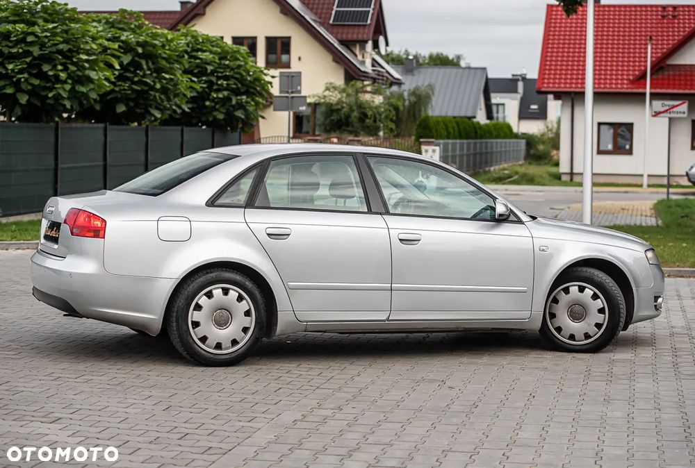 Audi A4 Limousine - 14