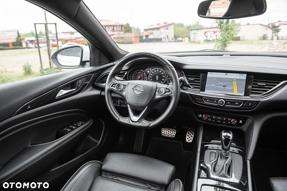 Opel Insignia - 30