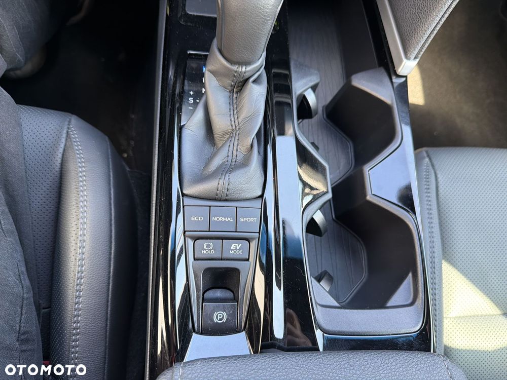 Toyota Camry - 16