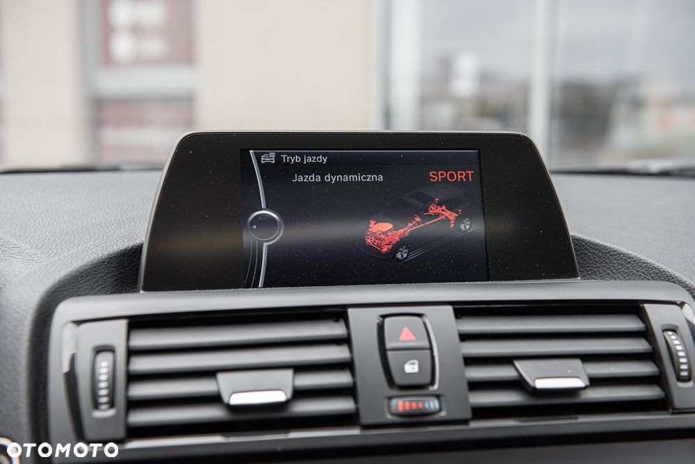 BMW Seria 1 116i Sport Line - 22