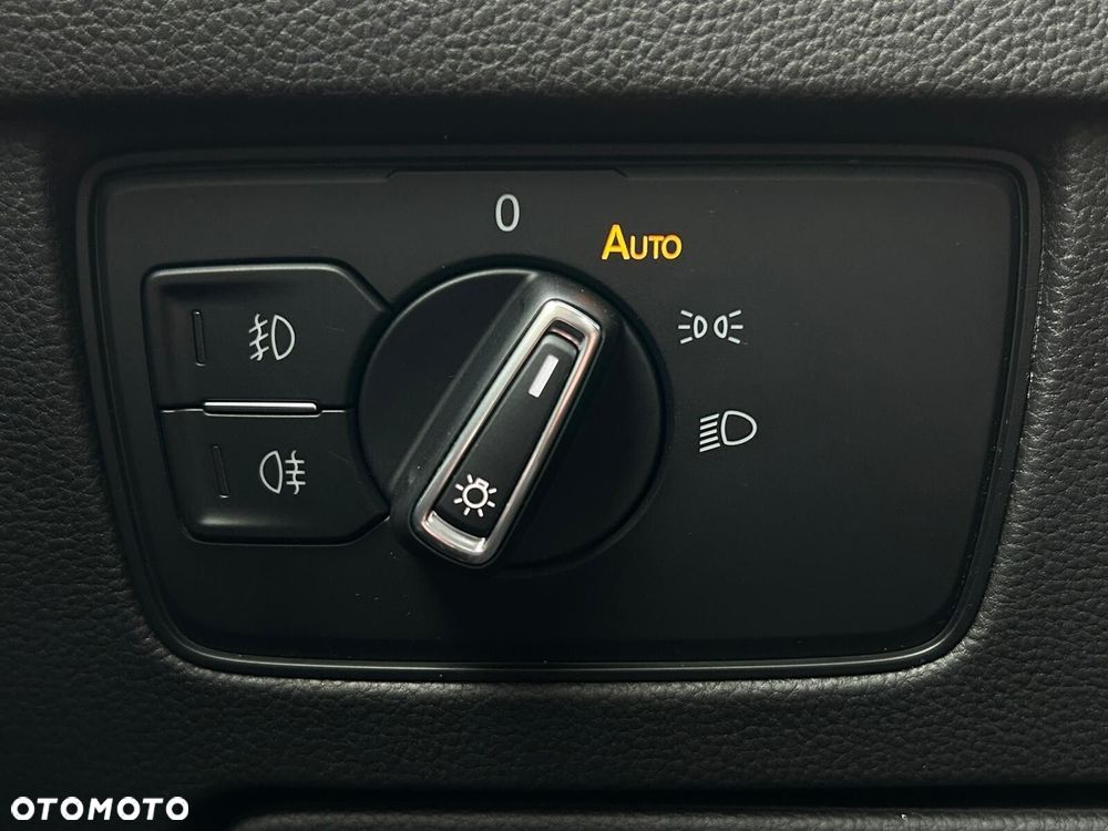 Volkswagen Passat - 19