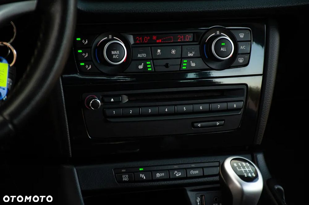 BMW X1 sDrive18d - 32