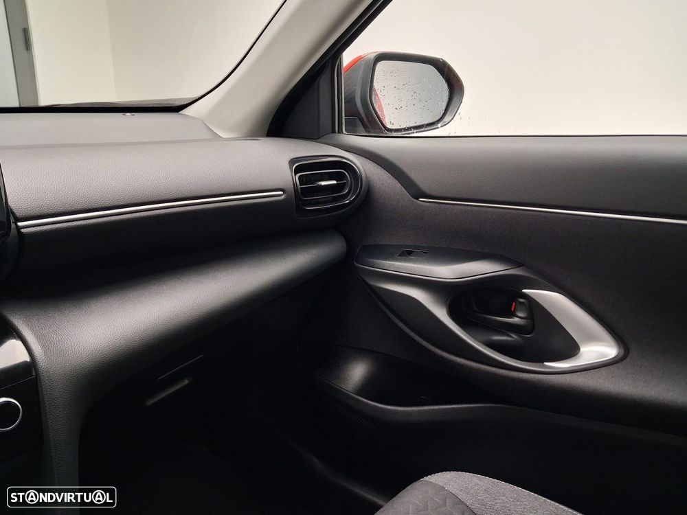 Toyota Yaris Cross 1.5 HDF Comfort Plus - 27